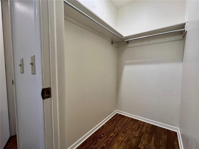 Photo - 2004 Horseshoe Dr