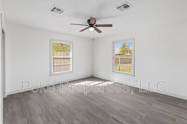 Photo - 2718 Demarest St