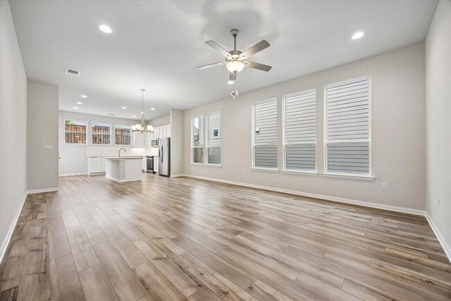 Photo - 320 Creek Rd