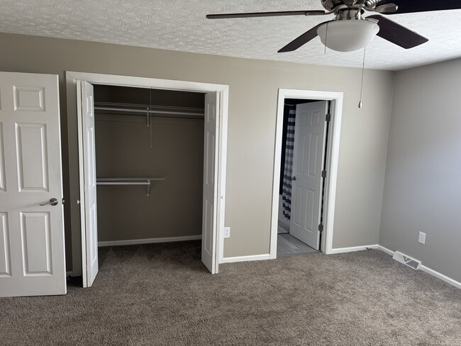 Master bedroom - 1745 Amity Rd House Unit Amity