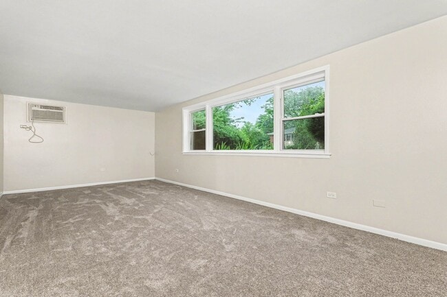 Photo - 16W641 56th Pl