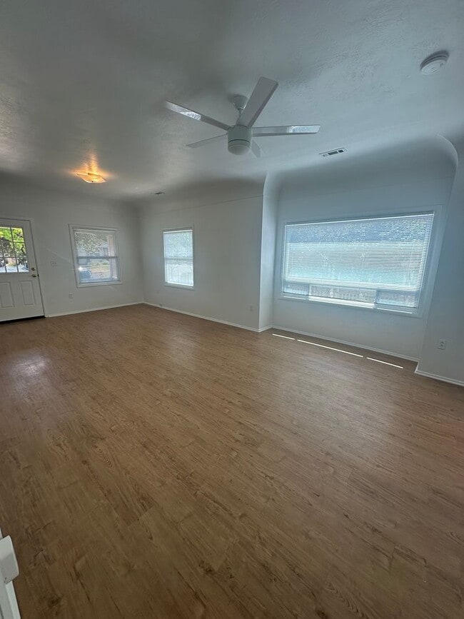 Building Photo - 1571.2n -155 &amp; 155.5 N. 3rd St. Unit 155