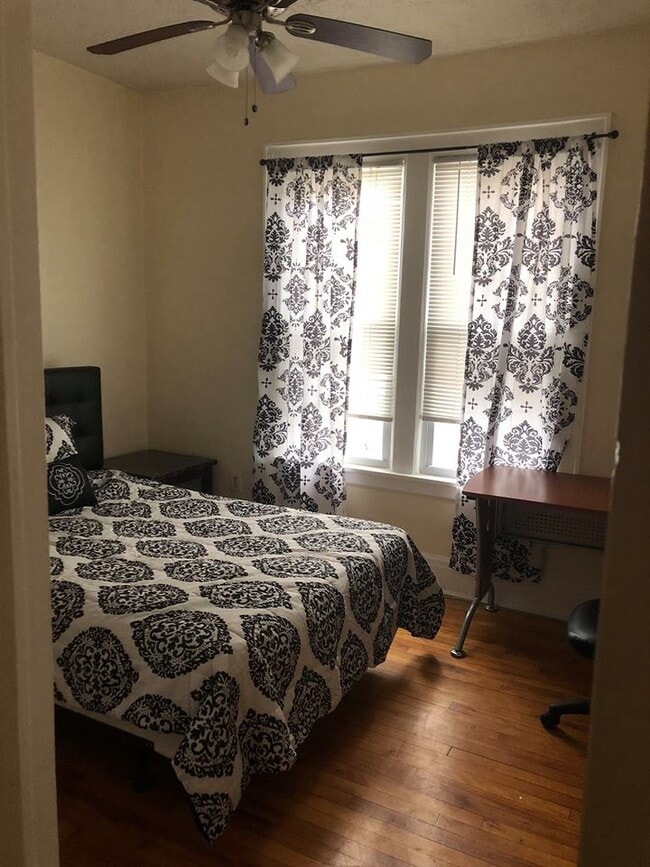 Photo - 1526 E Genesee St Unit Apt 4