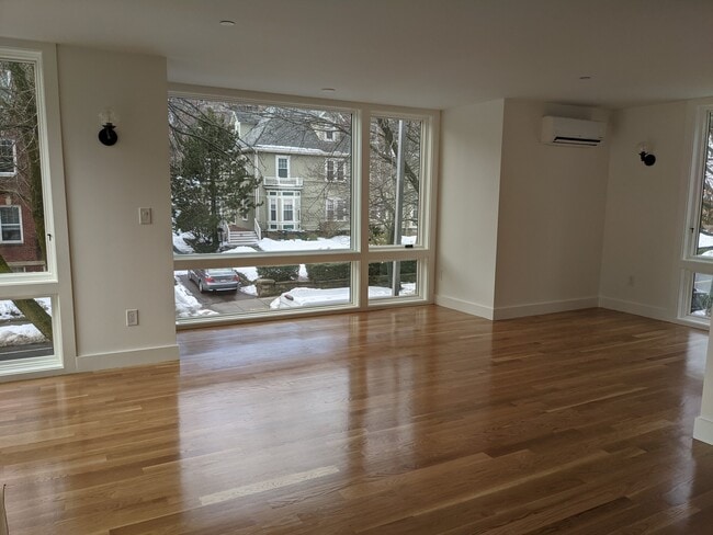 Building Photo - 71 Winchester St Unit B