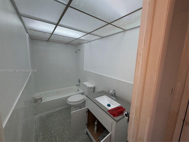 Photo - 6930 Miami Gardens Dr Unit 1-512A