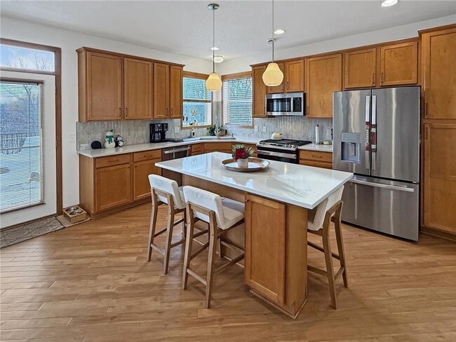 Photo - 4591 Empress Way N