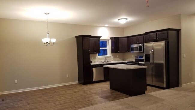 Photo - 4 Bedroom, 3 bath close to University and available August 14, 2026