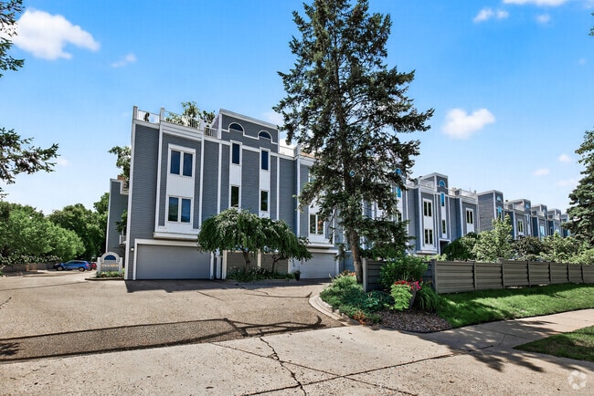 River Park Townhomes - 220 2nd St NE Rental
