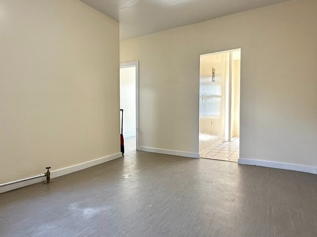 Building Photo - 3349 Decatur Ave Rental