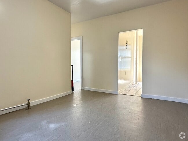 Building Photo - 3349 Decatur Ave Unit 1B Rental