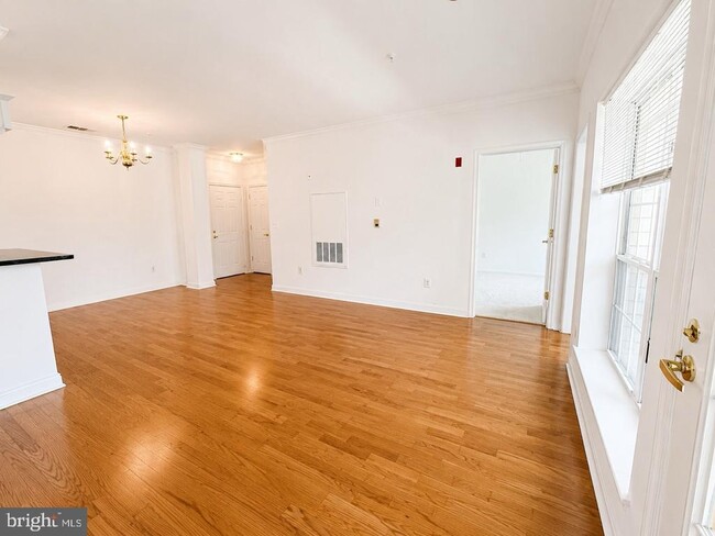 Building Photo - 4550 Strutfield Ln Unit 2209