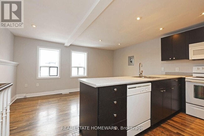 Photo - 156 Royal York Rd