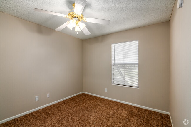 1BR, 1BA - 450SF - Bedroom