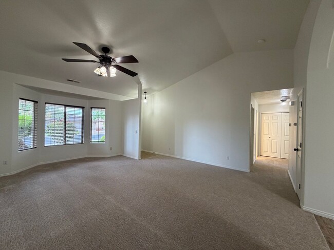 Photo - SPACIOUS HOME FOR RENT!