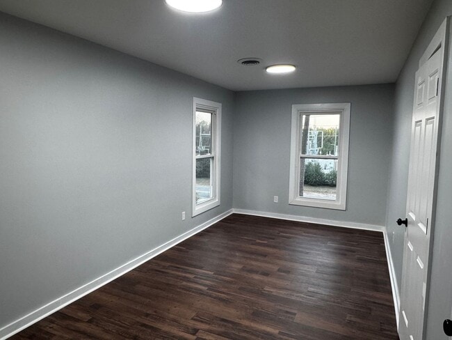 Photo - Modern 3BR / 2.5BA Home with Granite Kitchen, Loft and Storage