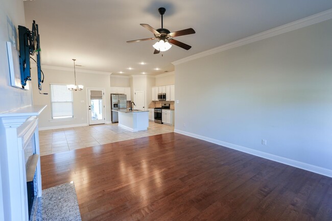 Photo - Beautiful 3 bedroom/2 bathroom in Willow Heights