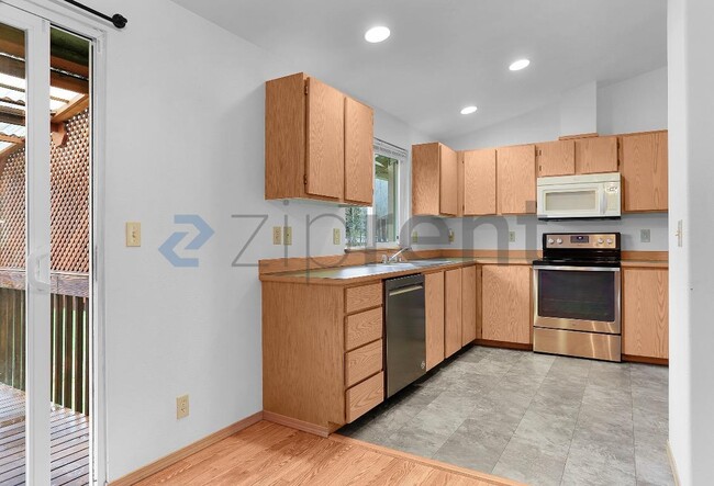 Photo - 1715 Gohr Rd