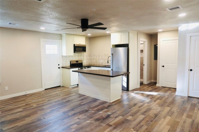 Photo - 2115 Fulton St