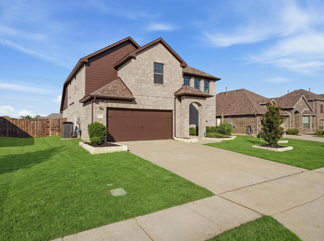 Photo - 1128 Red Hawk Ln