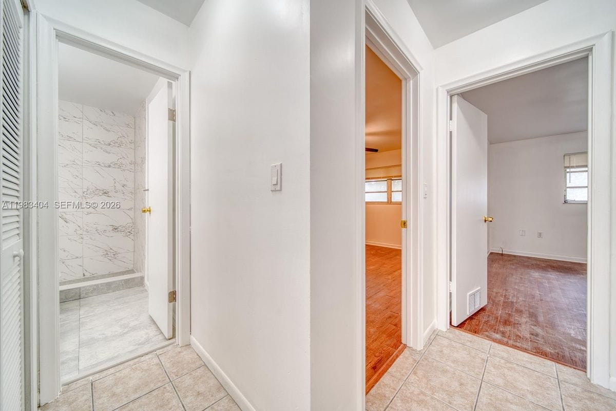 Photo - 300 NE 143rd St