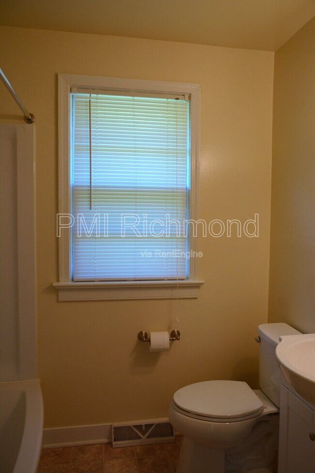 Photo - 5012 Orcutt Ln