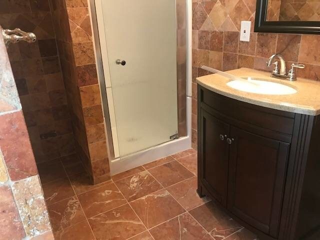 Photo - 201 Transit St