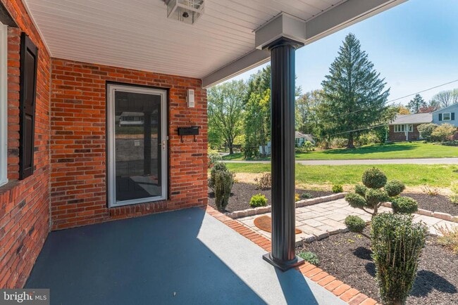 Photo - 248 Penncrest Dr
