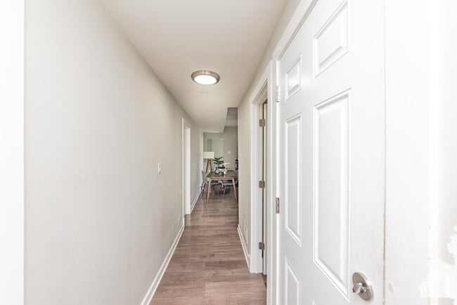 Photo - 2923 N Avers Ave Unit 2
