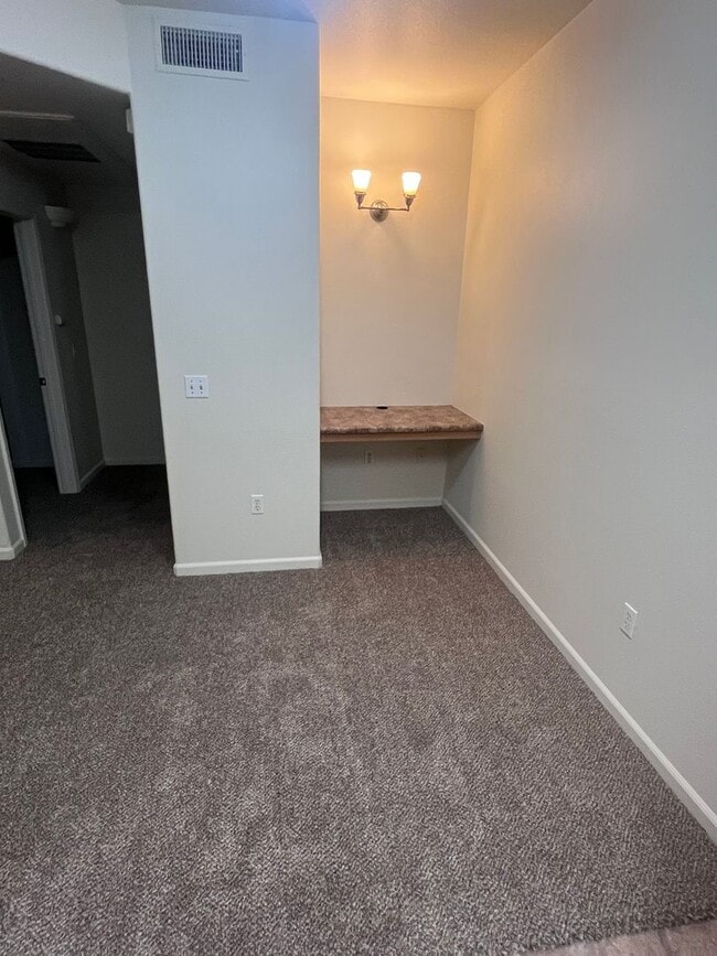 Photo - NICE CONDO AT THE RESERVES @ GALLERIA IN ROSEVILLE!!