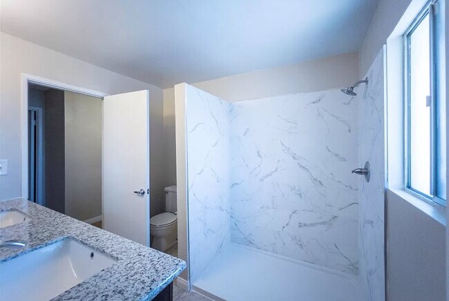 Photo - 304 Orland St