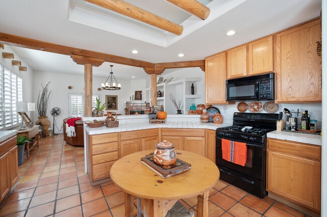 54605 Avenida Vallejo