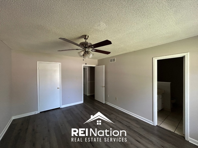 Photo - 3BR/2BA Memphis Rental with Attached 2-Car Garage & Hardwood Flooring