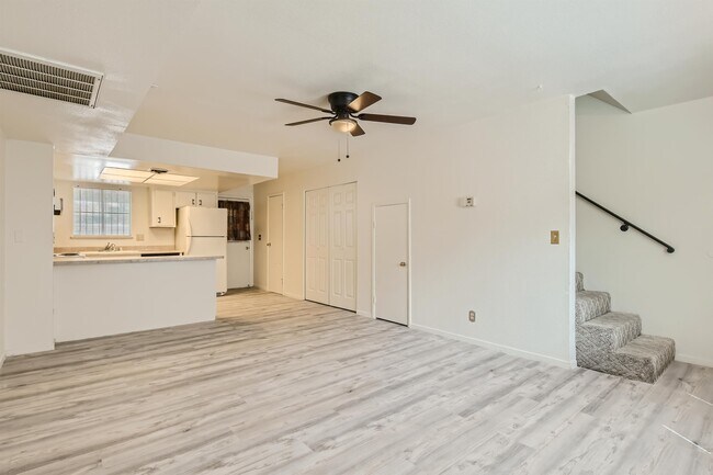 Photo - 5957 Vegas Dr