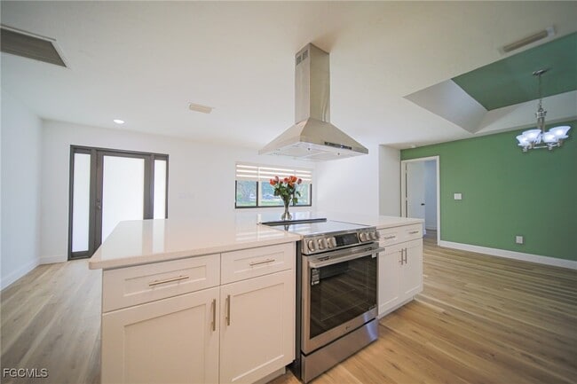 Photo - 1250 Riverbend Dr