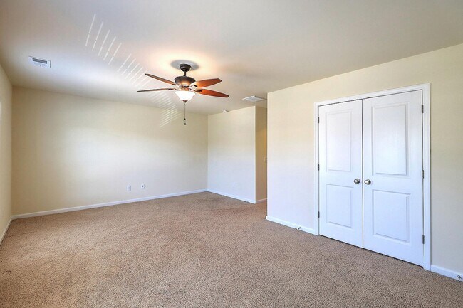 Photo - 1525 Oldenburg Dr