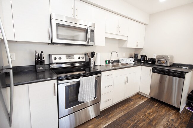 Kitchen - Lumen Townhomes