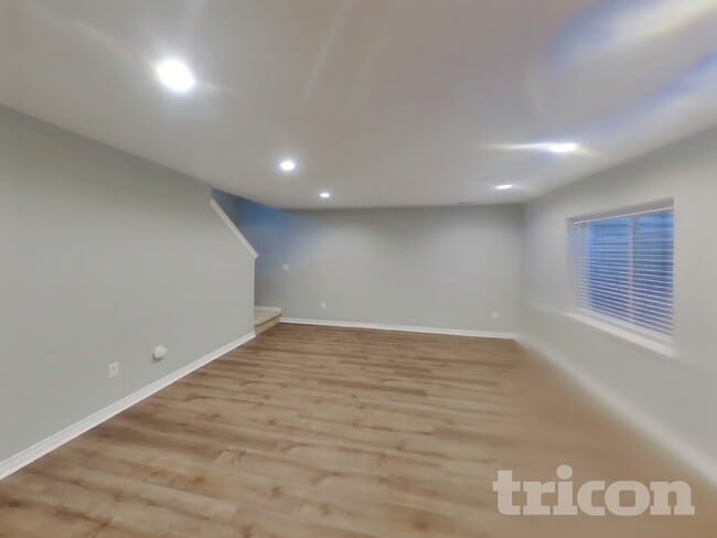 Photo - 10085 Thunderbolt Trail