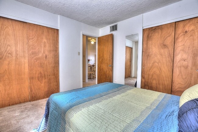 White Oak Apartments