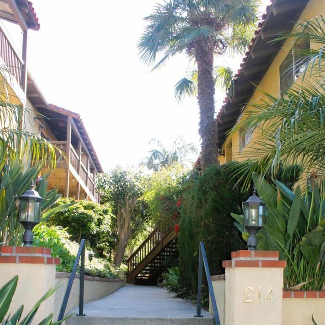 Photo - 214 Via Robina Unit 8