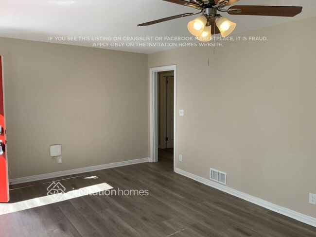 Photo - 2493 Romain Way