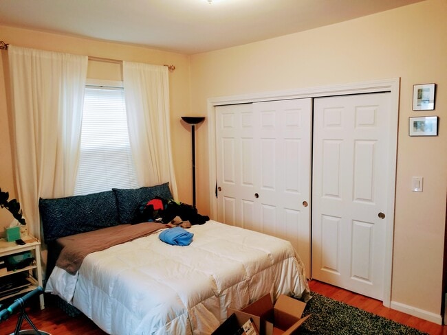 Photo - 213 Newton Street Unidad Newton St