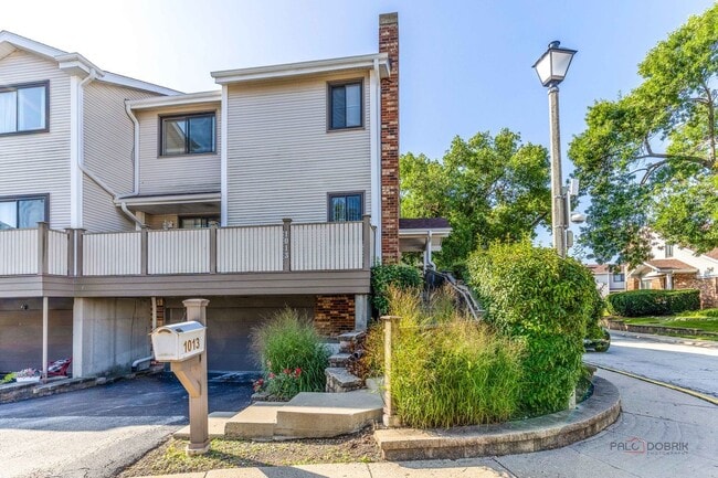 1013 Sussex Dr