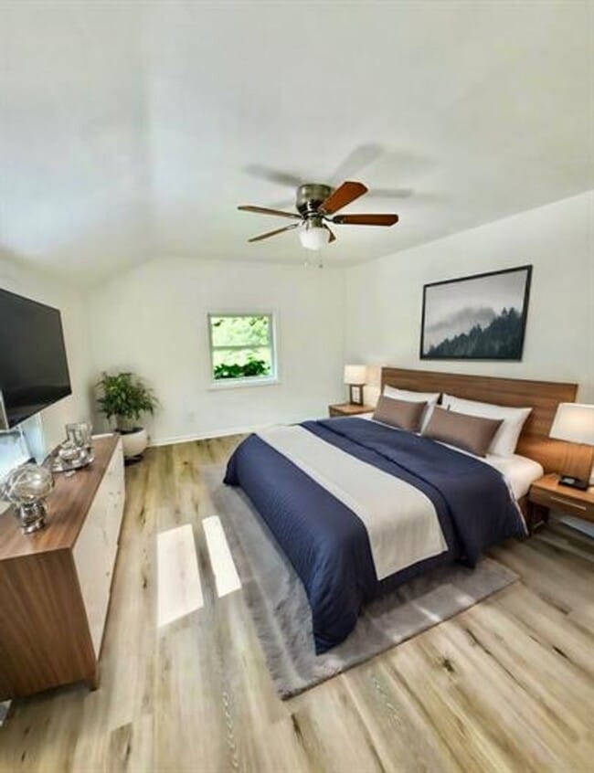 Photo - 185 Howard St