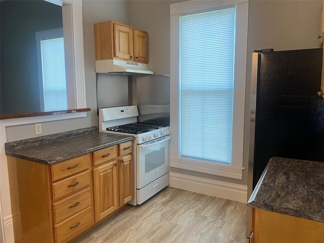 Photo - 917 Pinckney St