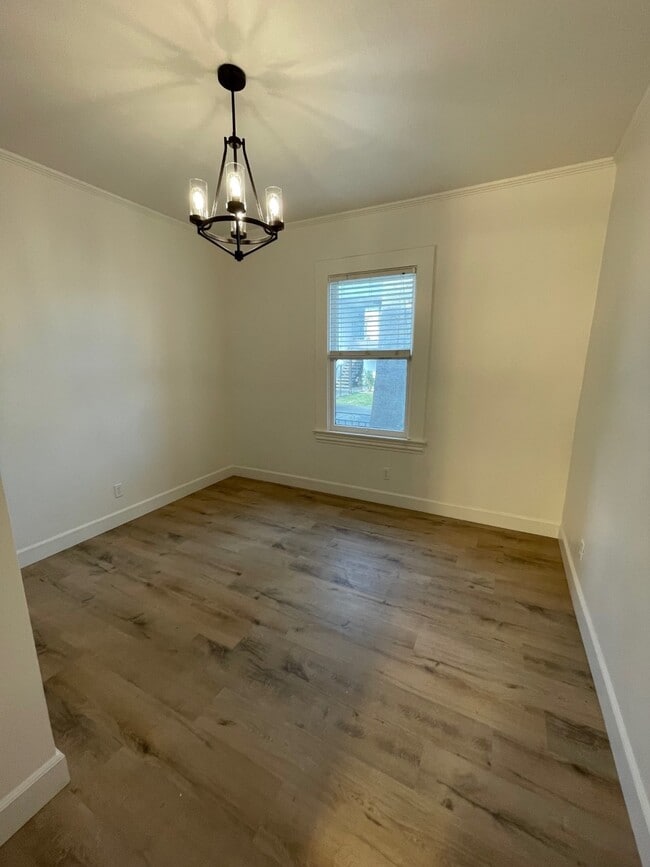 Photo - 691 5th St W