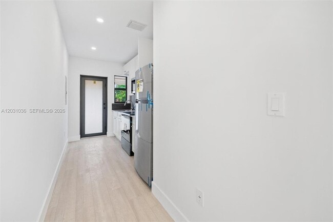 Photo - 1721 SW 13th St Unit 4