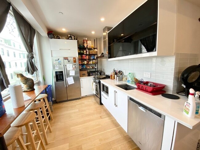 Building Photo - 40 Washburn St Unit 2