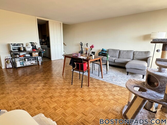 Photo - 125 Chiswick Rd Unidad 511