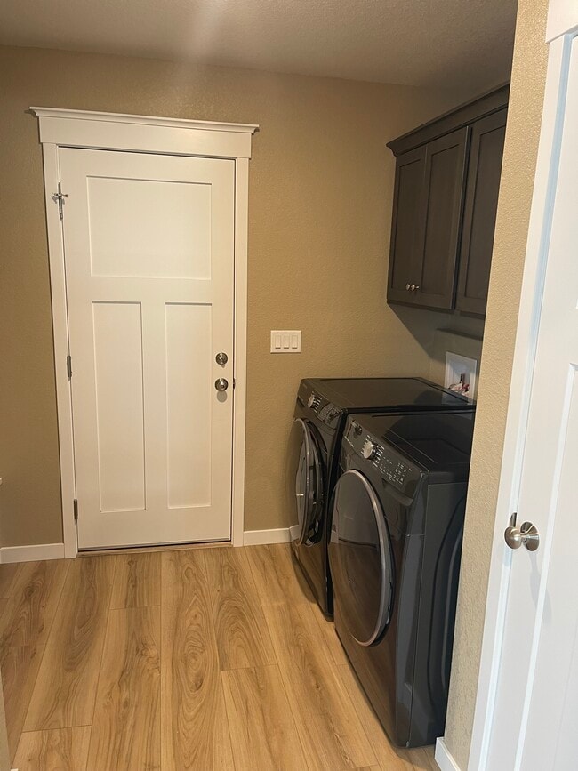 Lavadero - 4723 Van Buren Ave