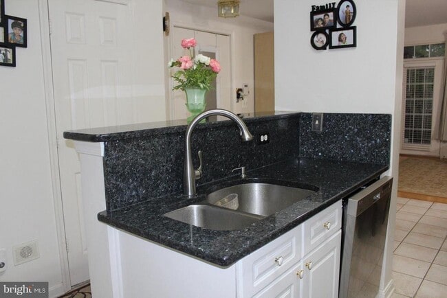 Photo - 2663 Manhattan Pl Unit 109